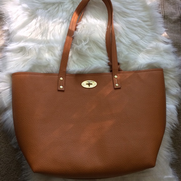 BCBG PARIS Bag ✨ - Picture 2 of 8